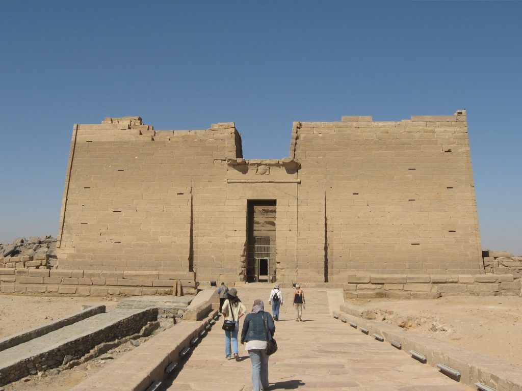 Fachada do templo de Kalabsha, que faz parte do curso