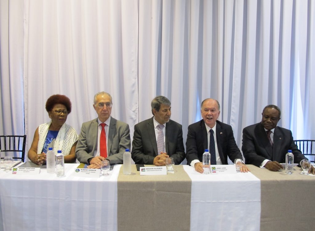 Reunião de diplomatas com o governo da Bahia