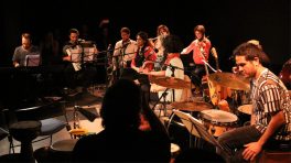 Refugee orchestra puts out album on Sesc label