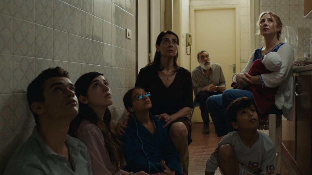 Cena do filme Insyriated, que integra a mostra de cinema