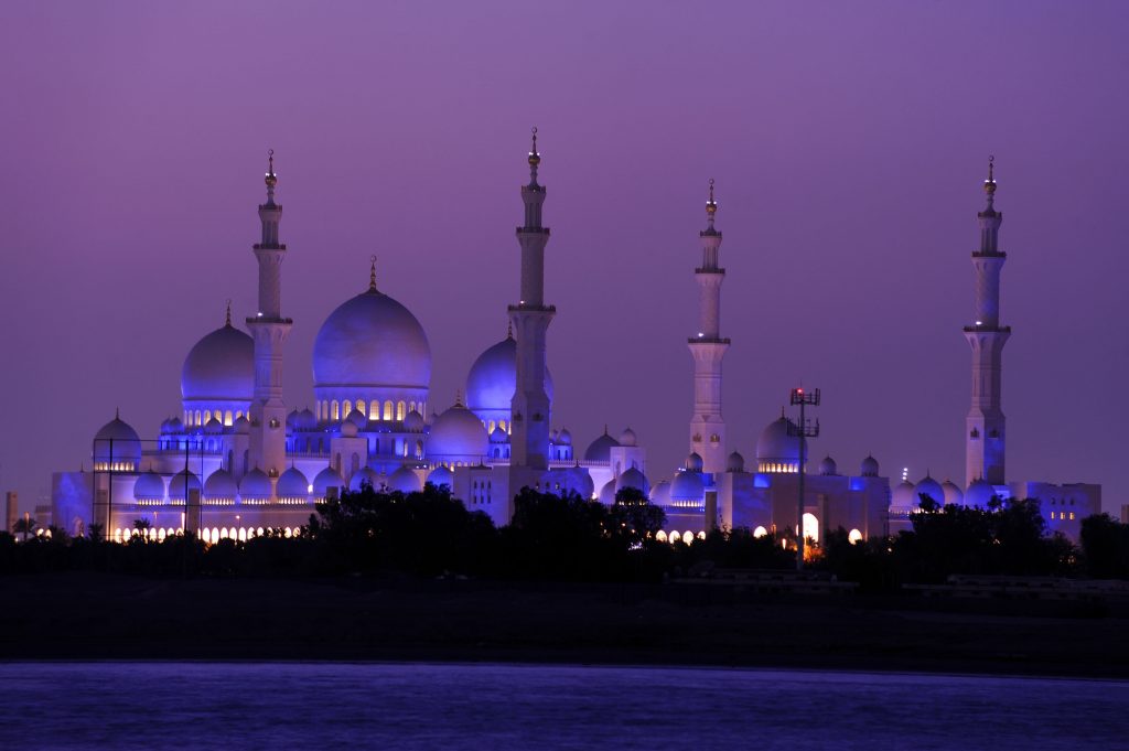 Vista da mesquita Sheikh Zayed, em Abu Dhabi