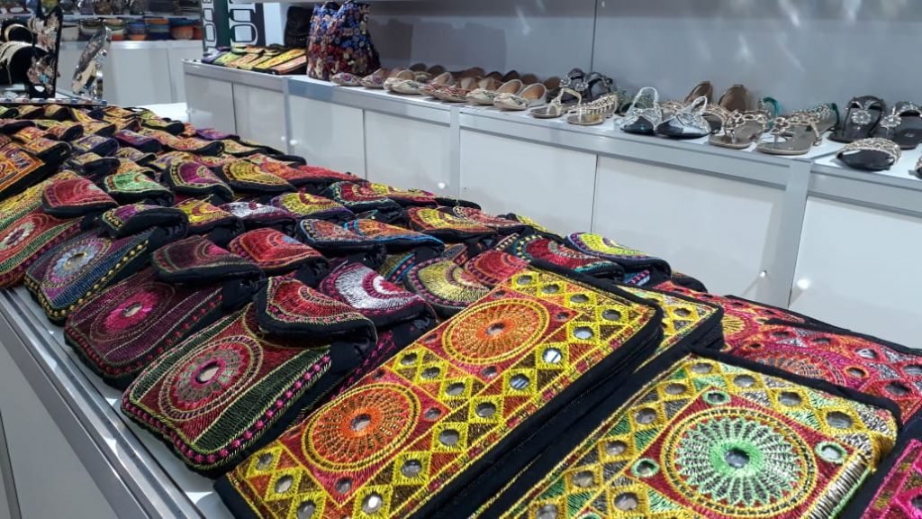 Artesanato exposto no Shopping Paulista