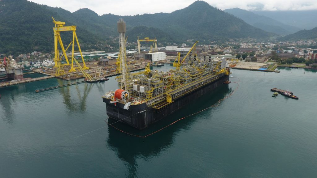 Importação de plataforma de petróleo foi destaque na semana que registrou déficit