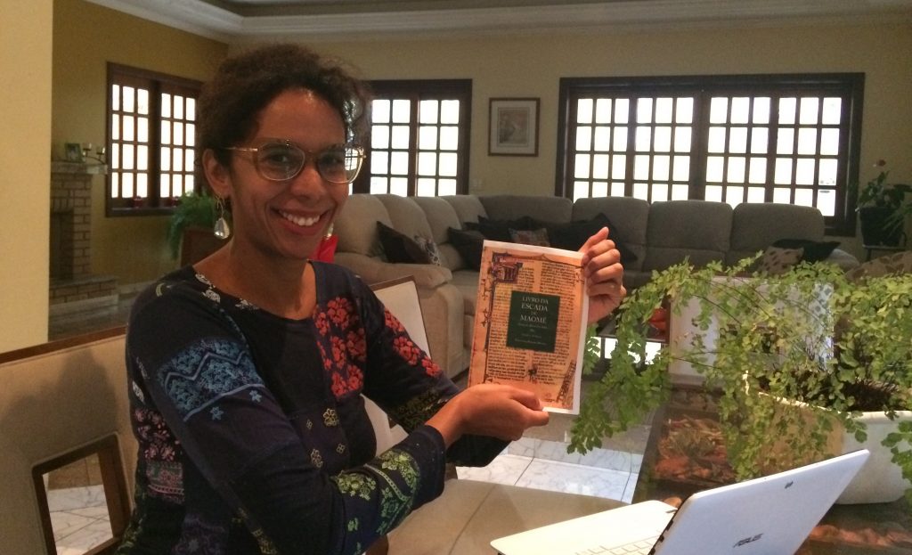 Fernanda pesquisou a influência de 'O Livro da Escada de Maomé' em A Divina Comédia