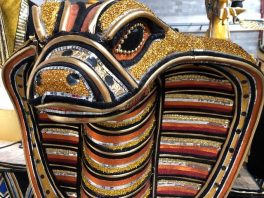 Zahi Hawass conhece Vai Vai e sua alegoria egípcia