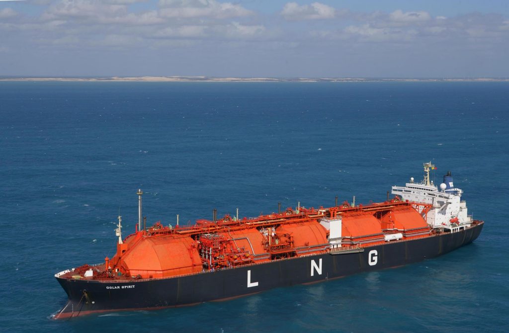 Navio de gás natural liquefeito