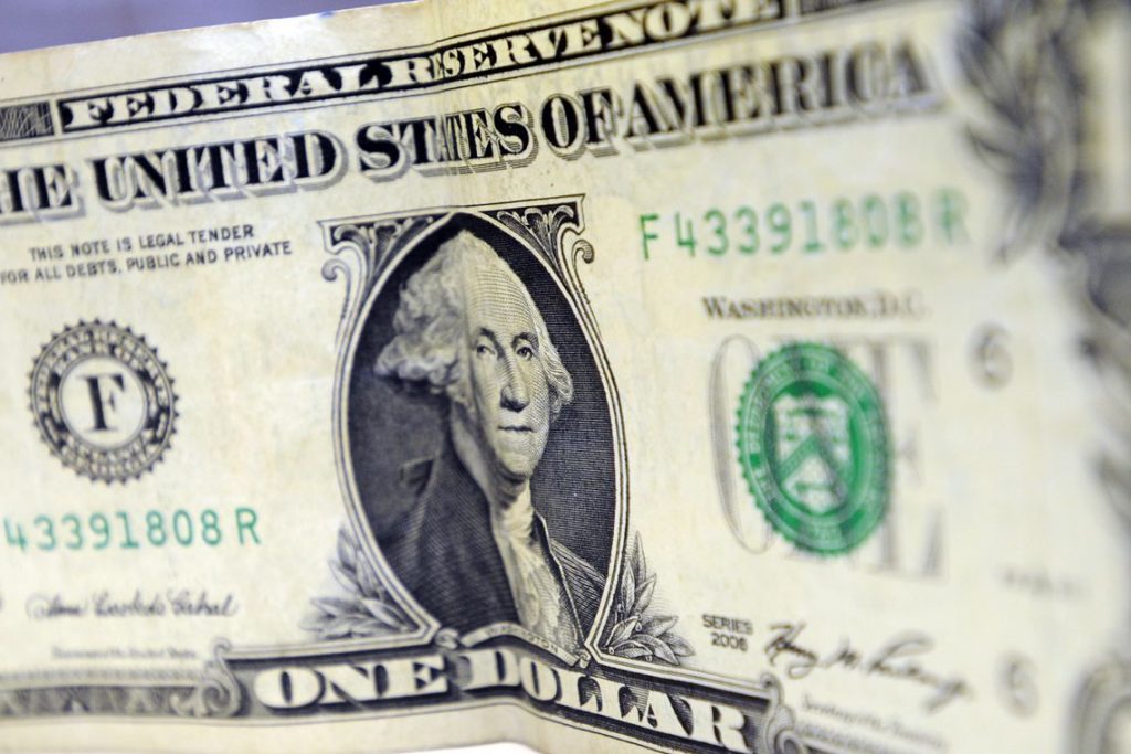 Dólar caiu para R$ 3,81, bolsa subiu
