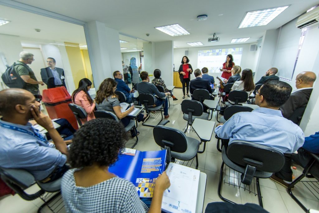 Oficina capacita empresas para contratar imigrantes OIM realiza seminário sobre inclusão de imigrantes