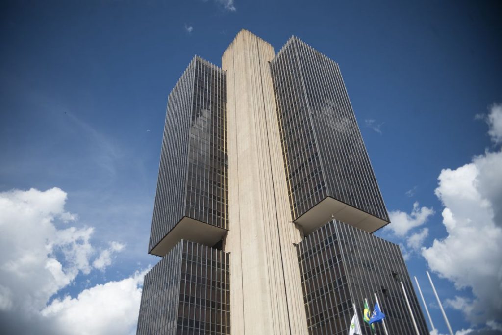 Central Bank of Brazil to hold dollar auctions on Friday Prédio do Banco Central, em Brasília
