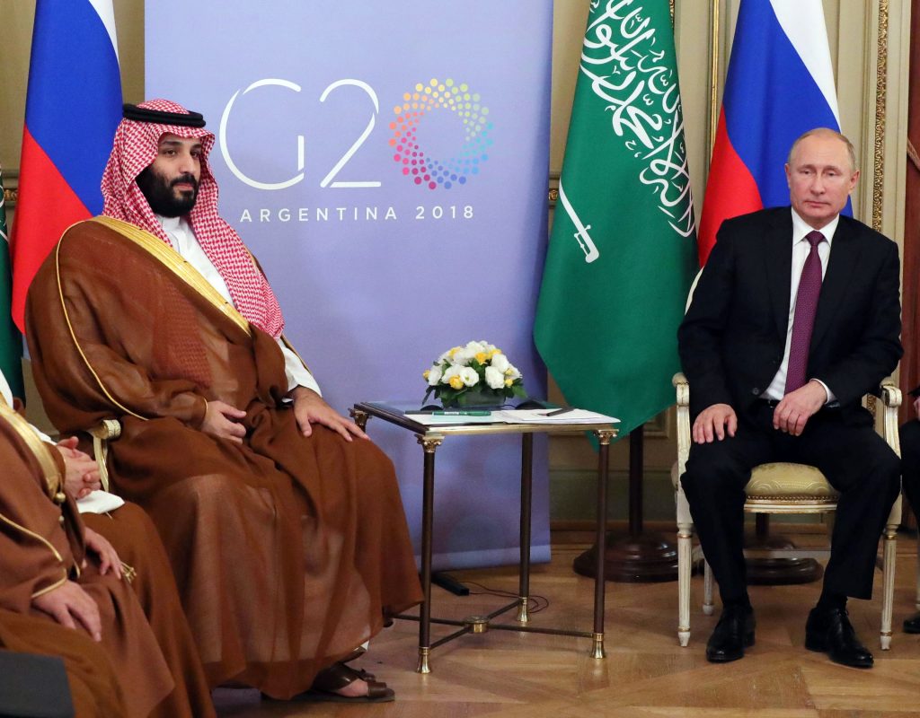O príncipe saudita Mohammed Bin Salman e o presidente russo Vladimir Putin na cúpula do G20 em 2018