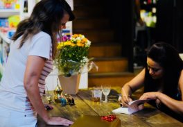 Brasileira lança livro de memórias do mundo árabe