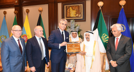 Emir do Kuwait recebe homenagem do Banco Mundial