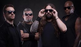 Sepultura faz show nos Emirados