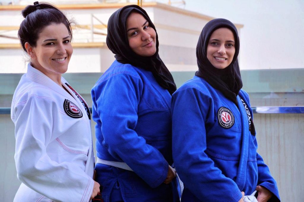 Brasileiras dão aulas de jiu-jítsu na Arabia Saudita