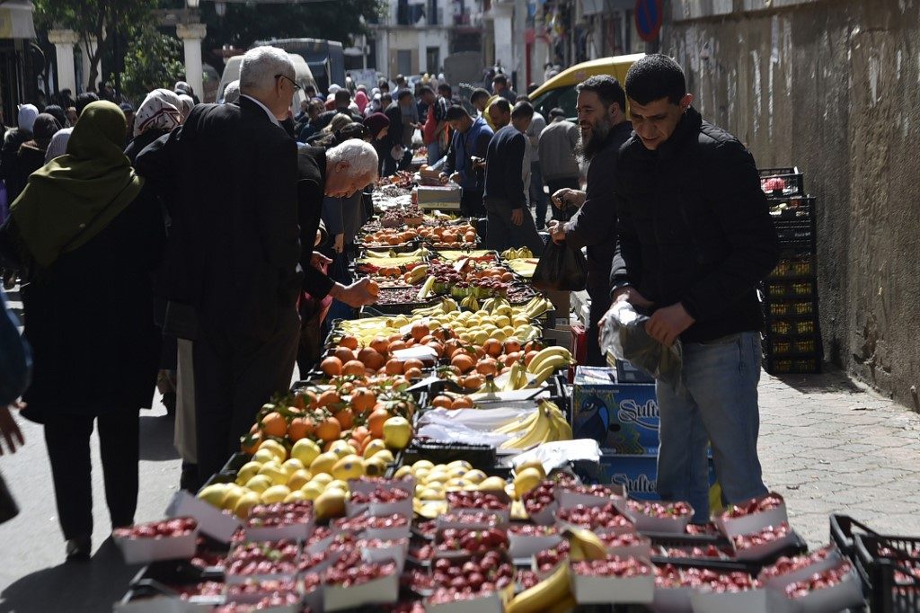 Feira livre em Argel, capital da Argélia