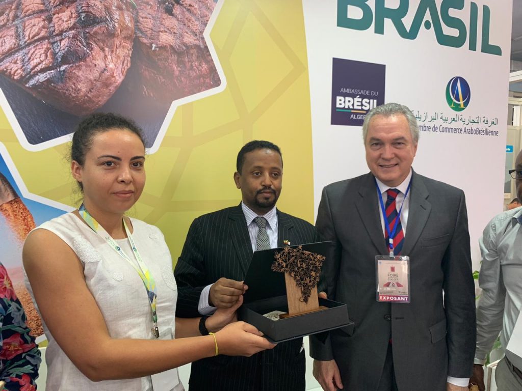 Algiers Fair affords visibility to countries: ambassador Da esq. p/ dir., Fernanda Baltazar,