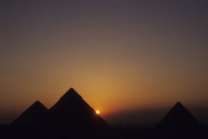 As Pirâmides de Gizé, polo mundial de turismo