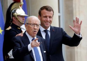 Essebsi, presidente da Tunísia, com Emmanuel Macron, da França