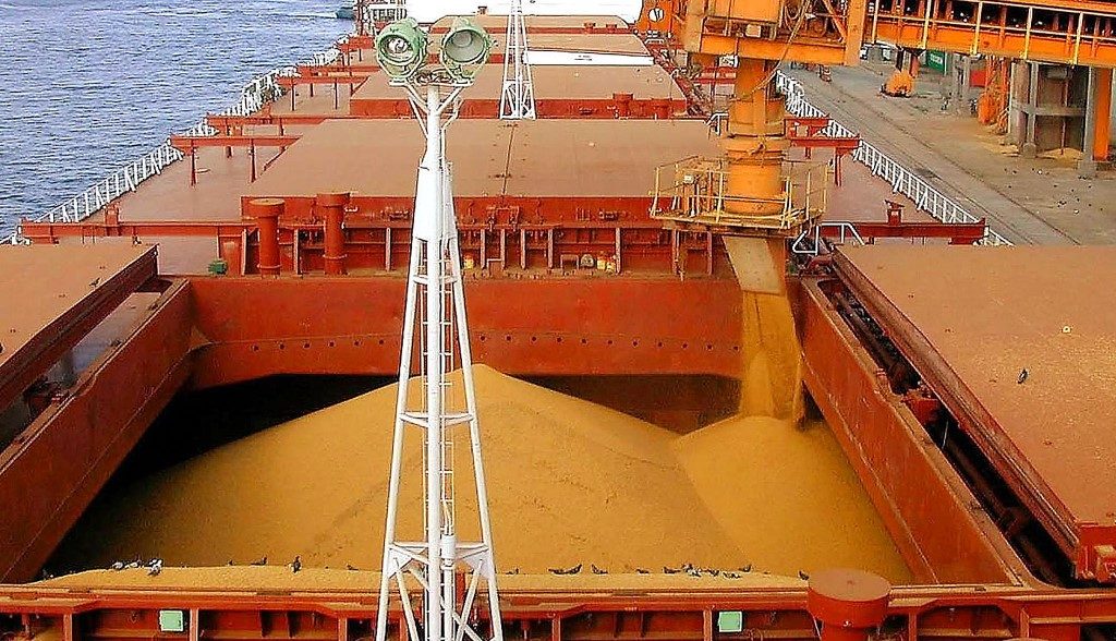 Exportação do agronegócio: embarque de milho