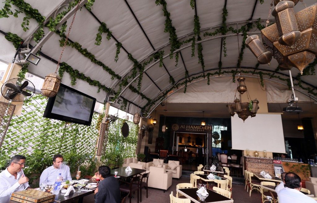 Setores de hospedagem e alimentos crescem 4% nos Emirados