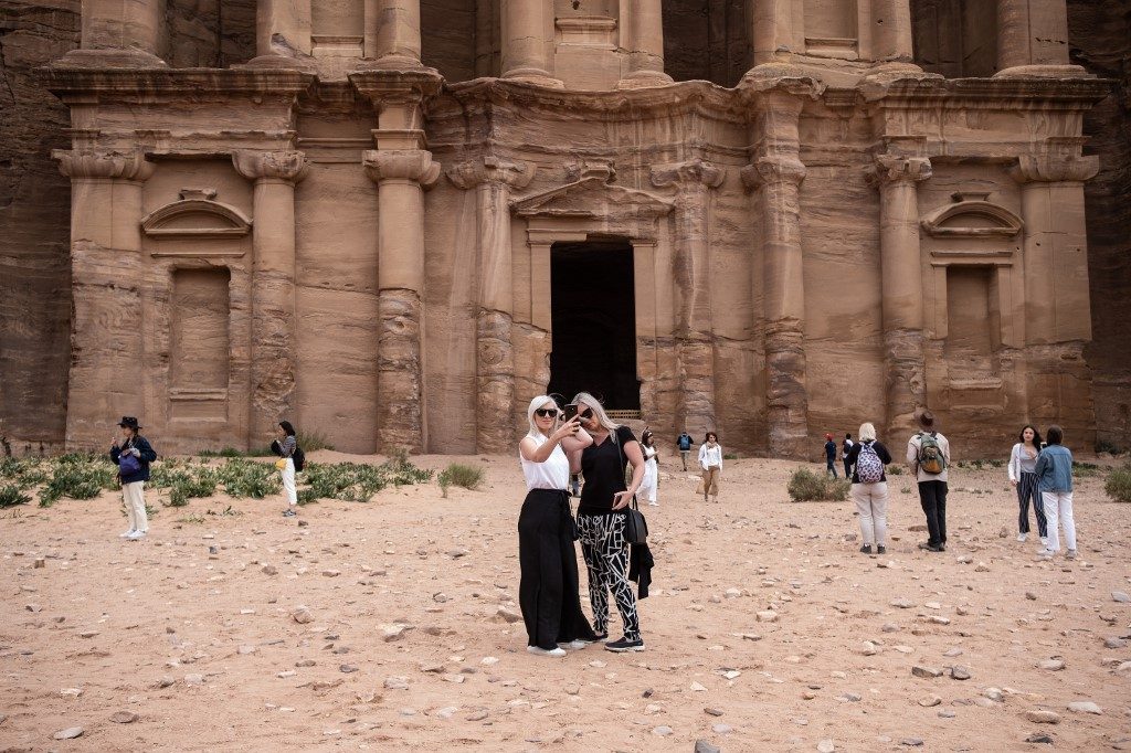Turistas em Petra, na Jordânia