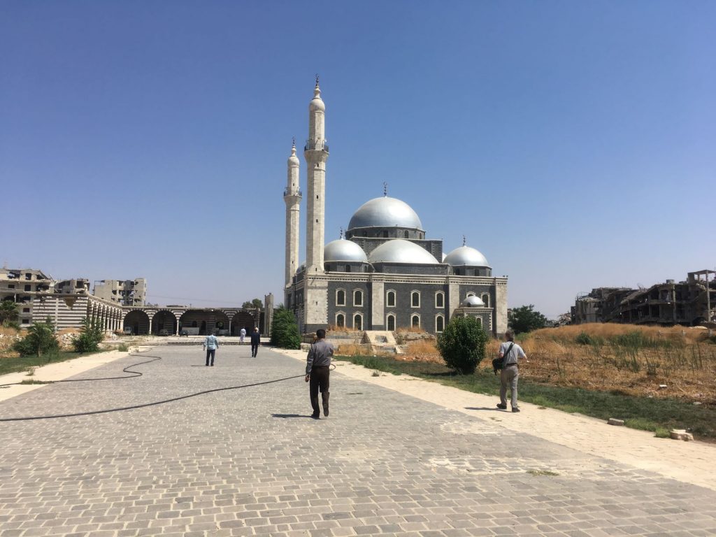 Mesquita Khalid Ibn Al-Walid, em Homs, na Síria, após restauração