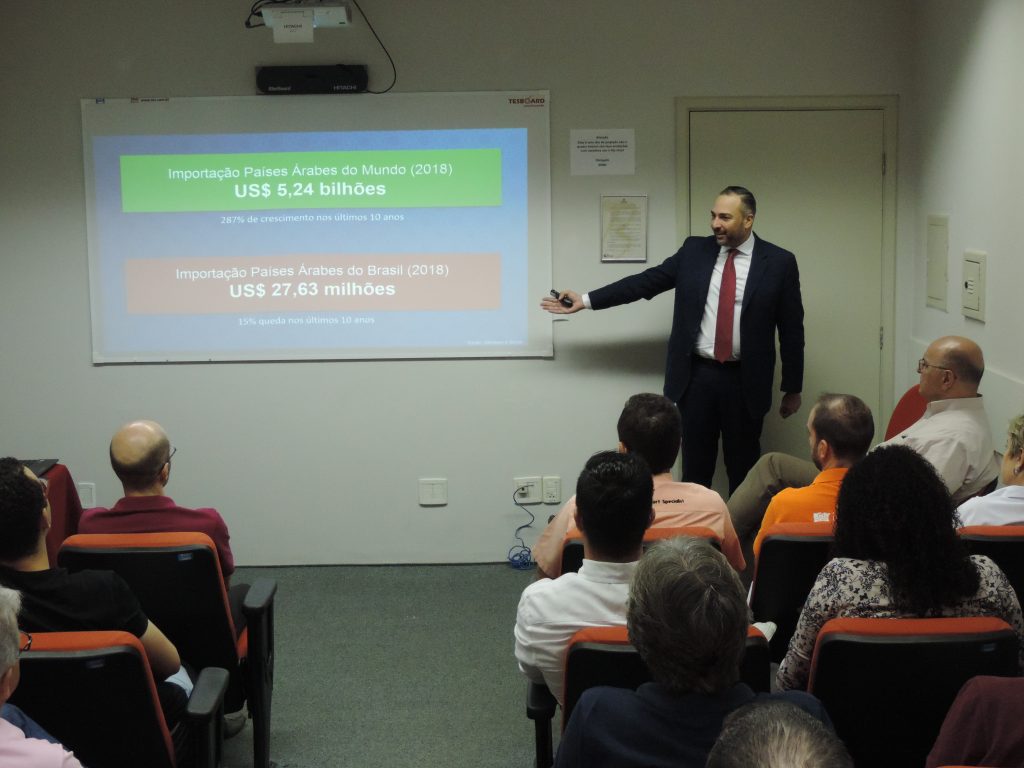 Tamer Mansour deu palestra para empresários da indústria de calçados