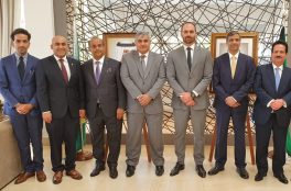 Eduardo Bolsonaro se reúne com diplomatas do GCC