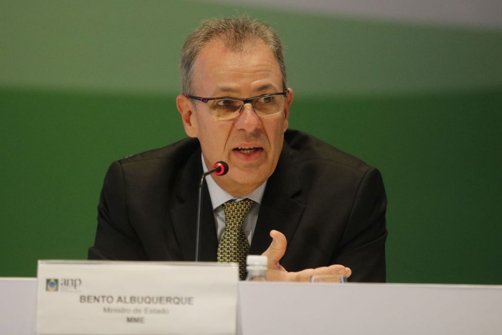 Nuclear energy a priority for Brazil, says minister O ministro de Minas e Energia, Bento Albuquerque, disse que a energia nuclear é prioridade para o Brasil