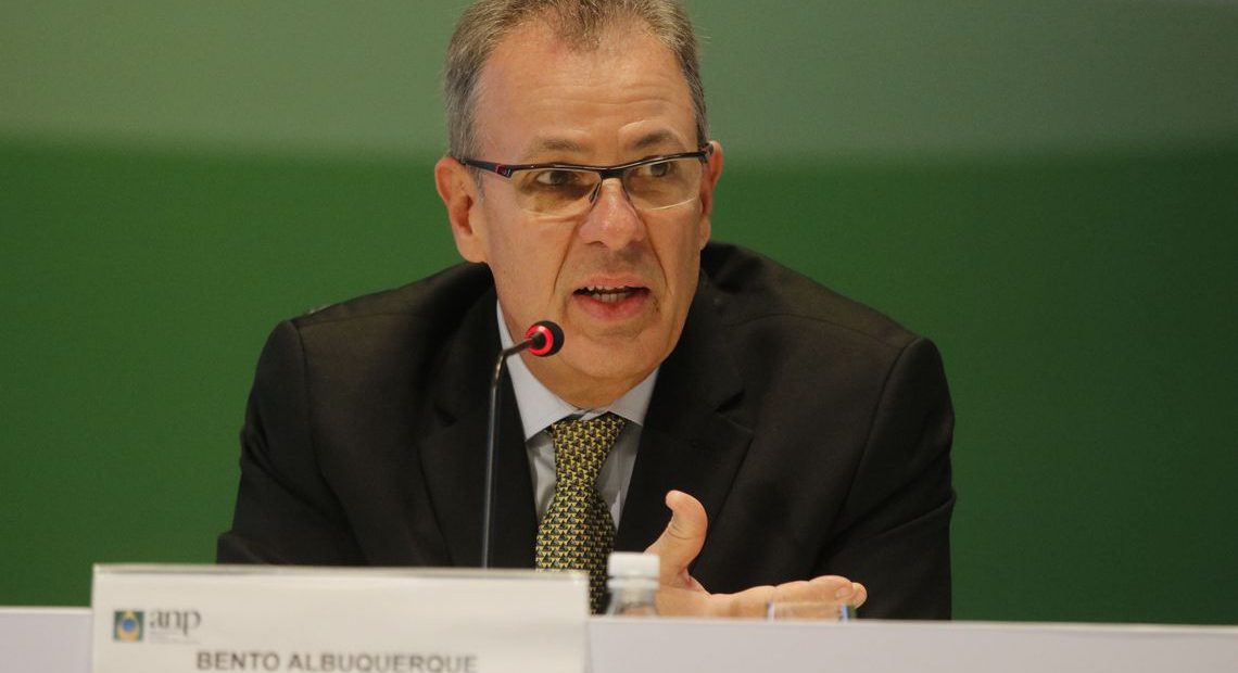 O ministro de Minas e Energia, Bento Albuquerque, disse que a energia nuclear é prioridade para o Brasil