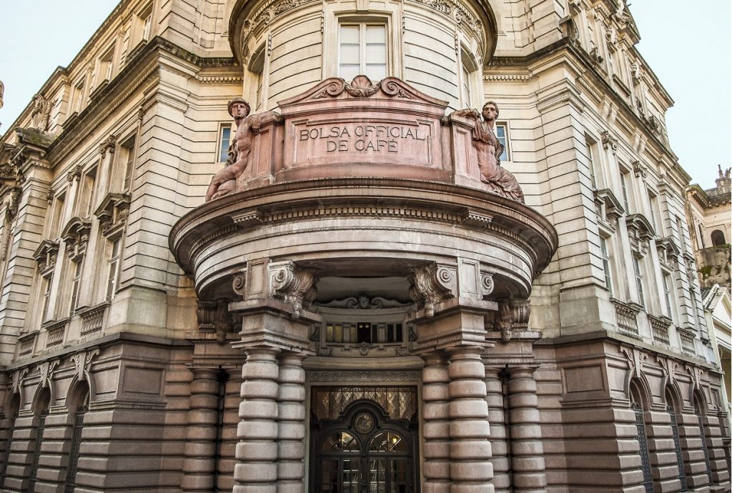 Museu do Café de Santos funciona na antiga Bolsa do Café