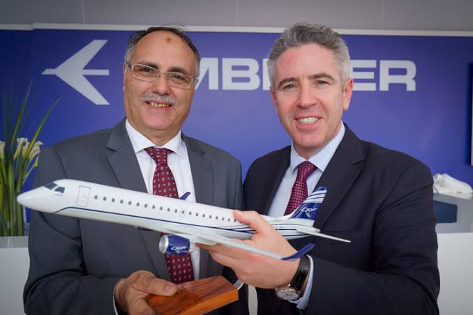 Executivos da Ciaf (esq.) e da Embraer