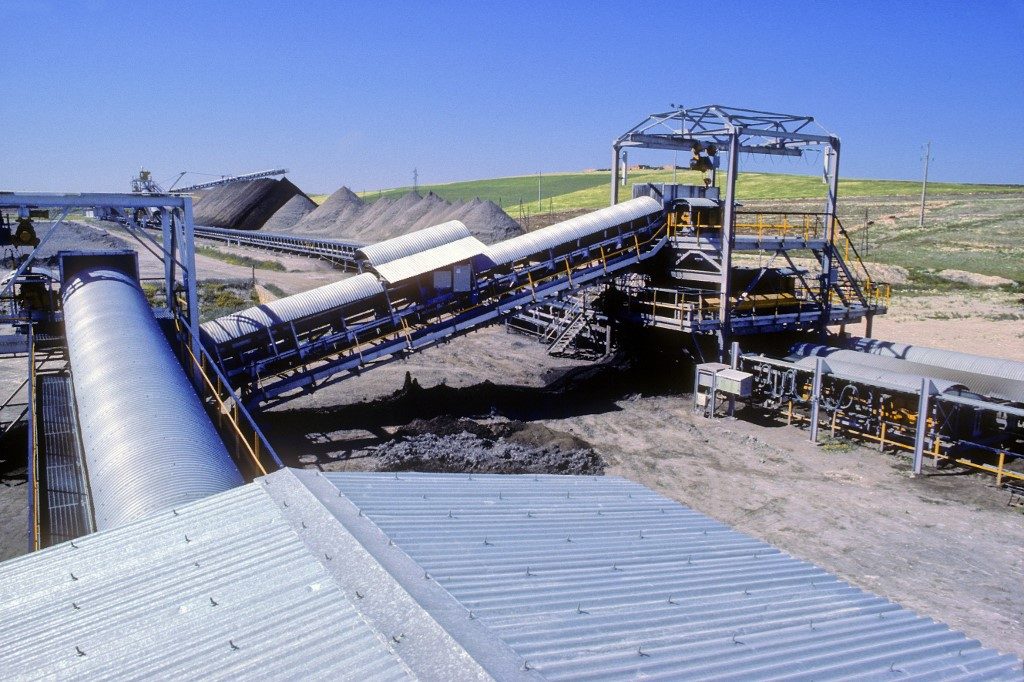 Brasil importa volume recorde de produtos químicos Fertilizantes são os principais produtos químicos importados