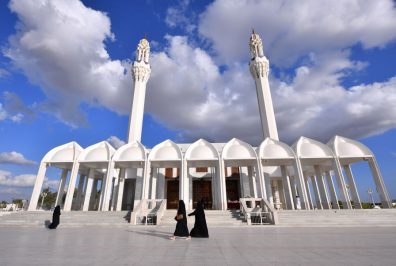 Saudi Arabia to open mosques on Fridays