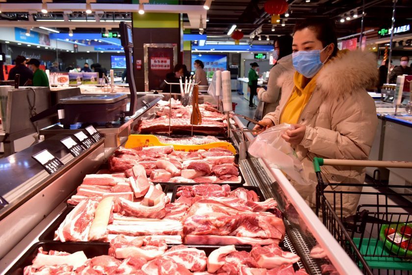 Cresce demanda externa e Brasil exporta mais carne bovina