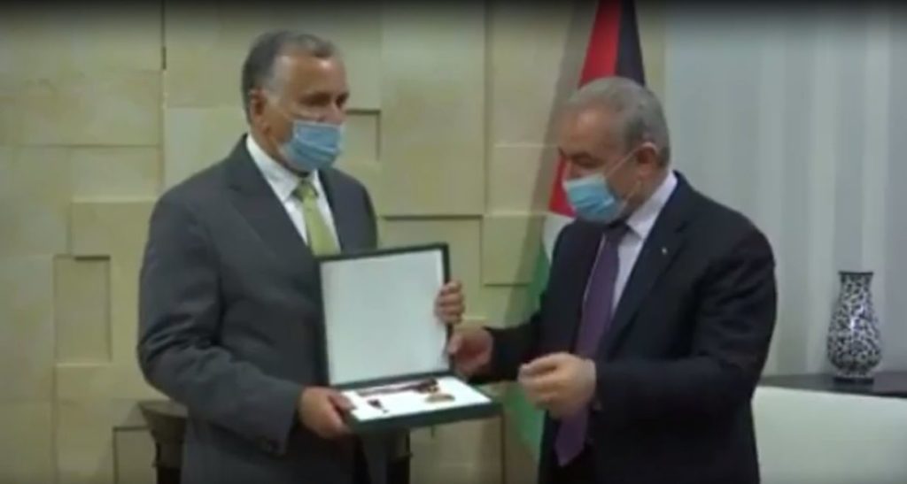 Embaixador brasileiro recebe homenagem da Palestina