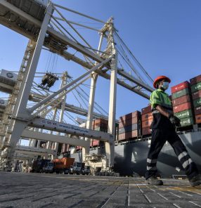 UAE-HEALTH-VIRUS-ECONOMY-TRANSPORT