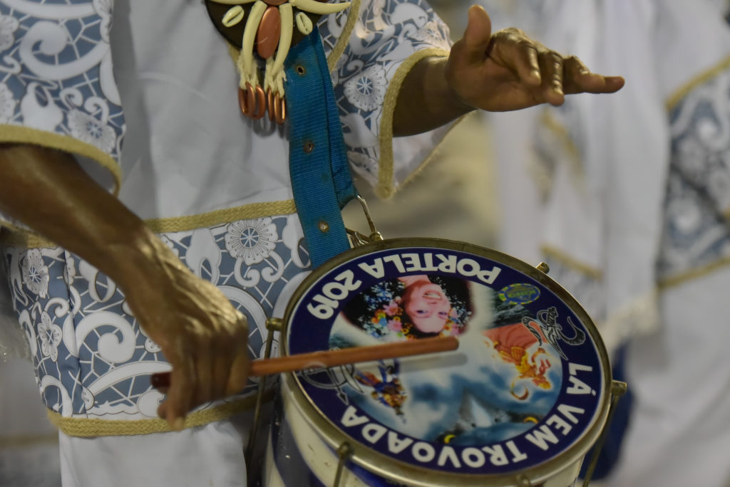 Com instrumentos e vozes, árabes moldaram música brasileira