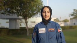astronauta mulher arabe