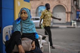 DJIBOUTI-ECONOMY-CURRENCY-MONEY-WOMEN