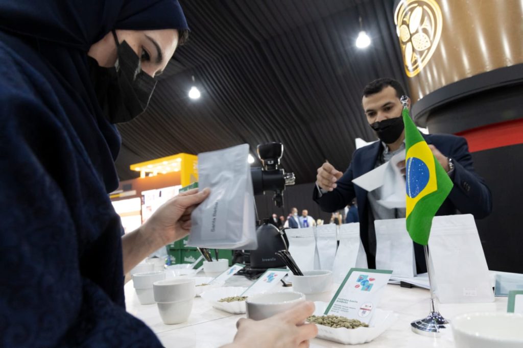 Sauditas provam cafés de 15 fazendas do Brasil