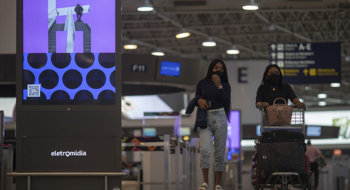 Unvaccinated arriving in Brazil to undergo quarantine Agência de