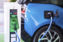 No Brasil e no mundo, consumidor busca carro elétrico