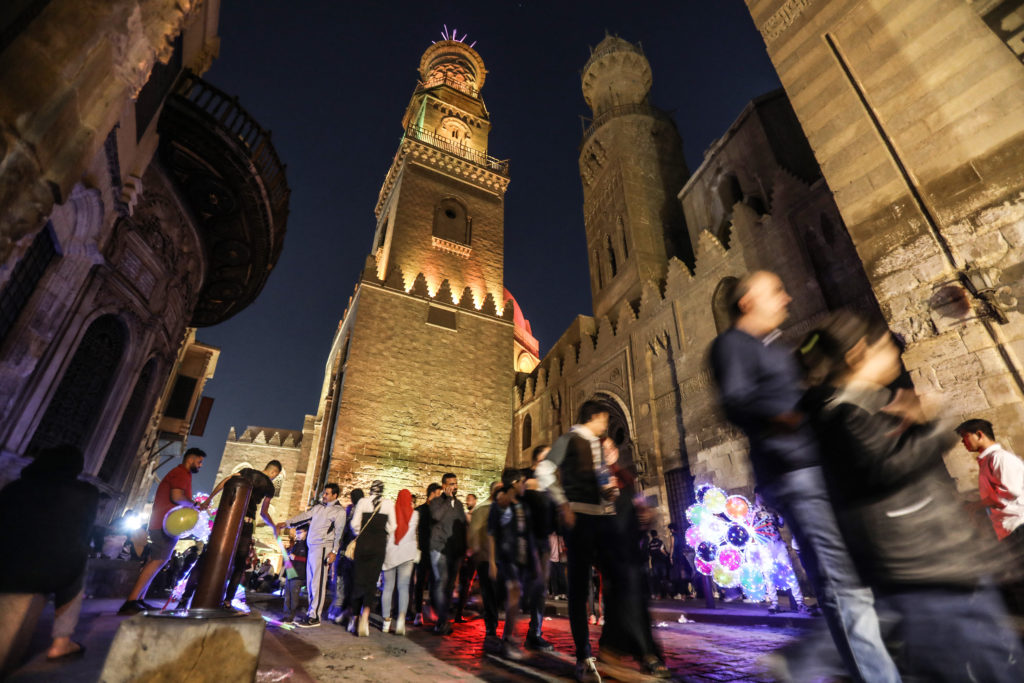 تنظيم التصوير الشخصي والاحترافي في الشوارع المصرية