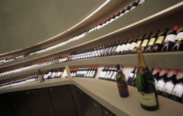 Dubai revoga imposto de 30% sobre bebidas alcoólicas