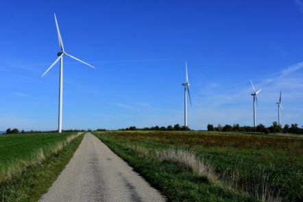 Egyptian private sector builds mega wind farm