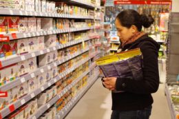 FRANCE - INFLATION - PET SHOP - ILLUSTRATION