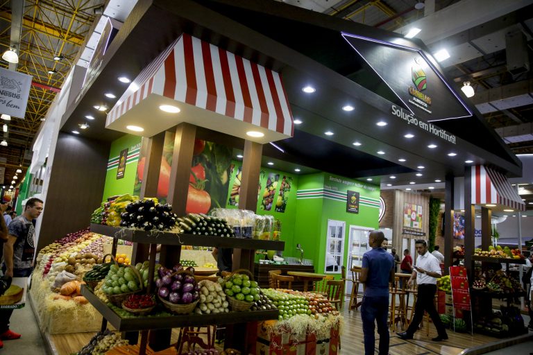 معرض APAS Show يجمع العلامات التجارية والمنتجات الرائدة في محلات السوبرماركت البرازيلية.