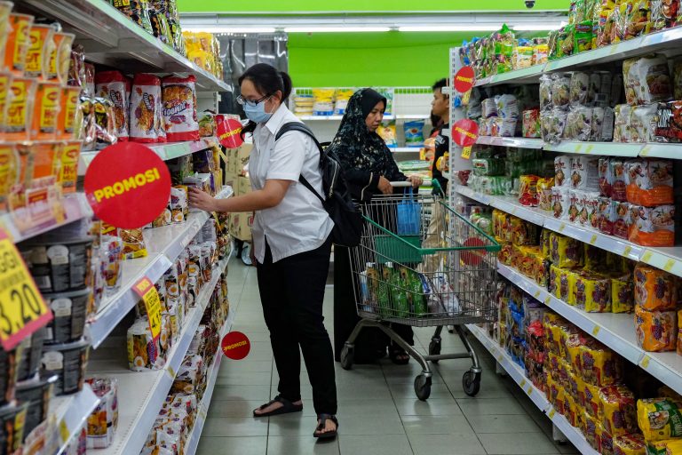 Feira na Malásia: 1,9 bilhão de consumidores halal Supermercado na Malásia: consumidor local valoriza produtos importados