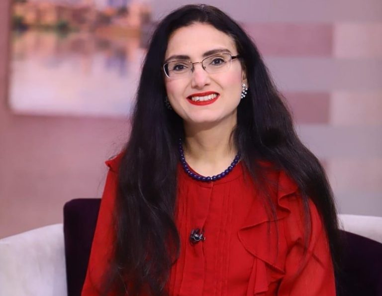 المصرية ريم بسيوني الفائزة عن فئة الآداب